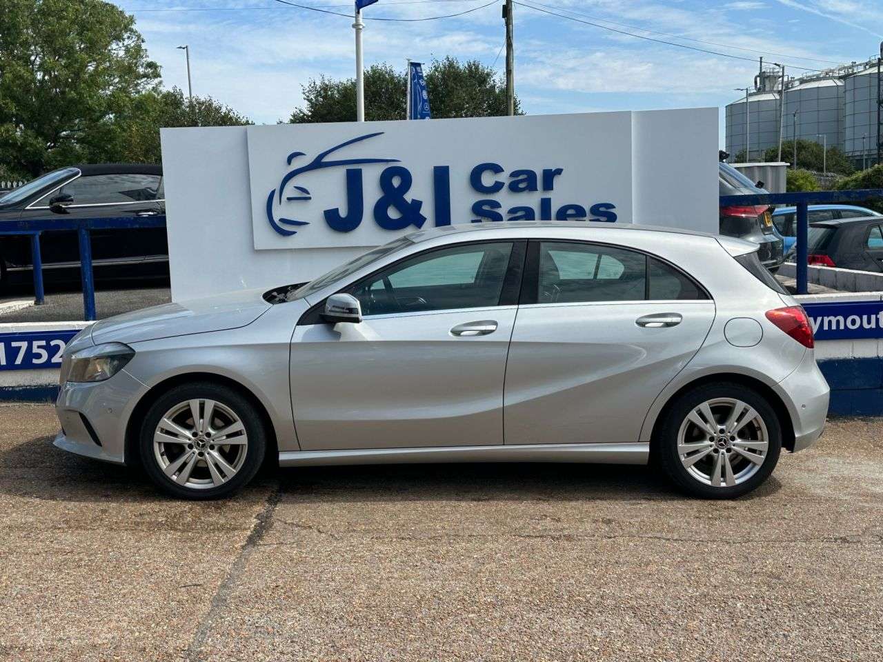 A 2018 MERCEDES-BENZ A CLASS 1.5 A180d Sport (Executive) Hatchback 5dr Diesel Manual Euro 6 (s/s) (109 p A 2018 MERCEDES-BENZ A CLASS 1.5 A180d Sport (Executive) Hatchback 5dr Diesel Manual Euro 6 (s/s) (109 p