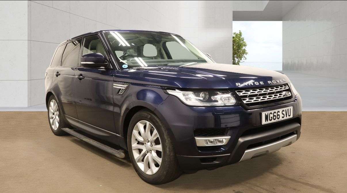 A 2017 LAND ROVER RANGE ROVER SPORT 3.0 SD V6 HSE SUV 5dr Diesel Auto 4WD Euro 6 (s/s) (306 ps) GREAT SERVICE H A 2017 LAND ROVER RANGE ROVER SPORT 3.0 SD V6 HSE SUV 5dr Diesel Auto 4WD Euro 6 (s/s) (306 ps) GREAT SERVICE H