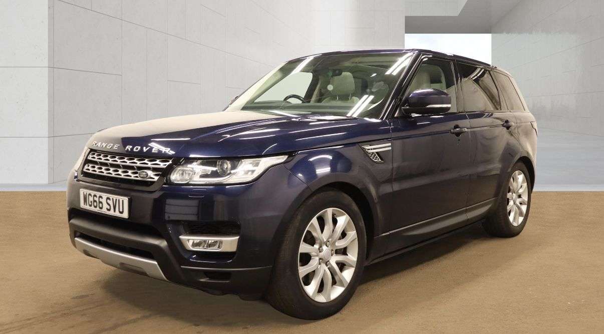 A 2017 LAND ROVER RANGE ROVER SPORT 3.0 SD V6 HSE SUV 5dr Diesel Auto 4WD Euro 6 (s/s) (306 ps) GREAT SERVICE H A 2017 LAND ROVER RANGE ROVER SPORT 3.0 SD V6 HSE SUV 5dr Diesel Auto 4WD Euro 6 (s/s) (306 ps) GREAT SERVICE H