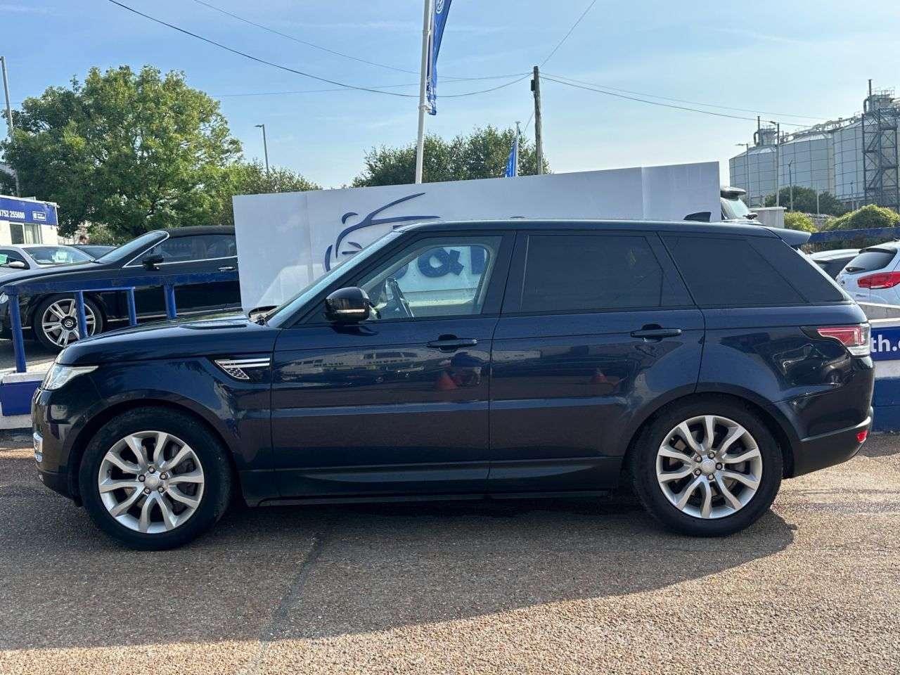 A 2017 LAND ROVER RANGE ROVER SPORT 3.0 SD V6 HSE SUV 5dr Diesel Auto 4WD Euro 6 (s/s) (306 ps) GREAT SERVICE H A 2017 LAND ROVER RANGE ROVER SPORT 3.0 SD V6 HSE SUV 5dr Diesel Auto 4WD Euro 6 (s/s) (306 ps) GREAT SERVICE H