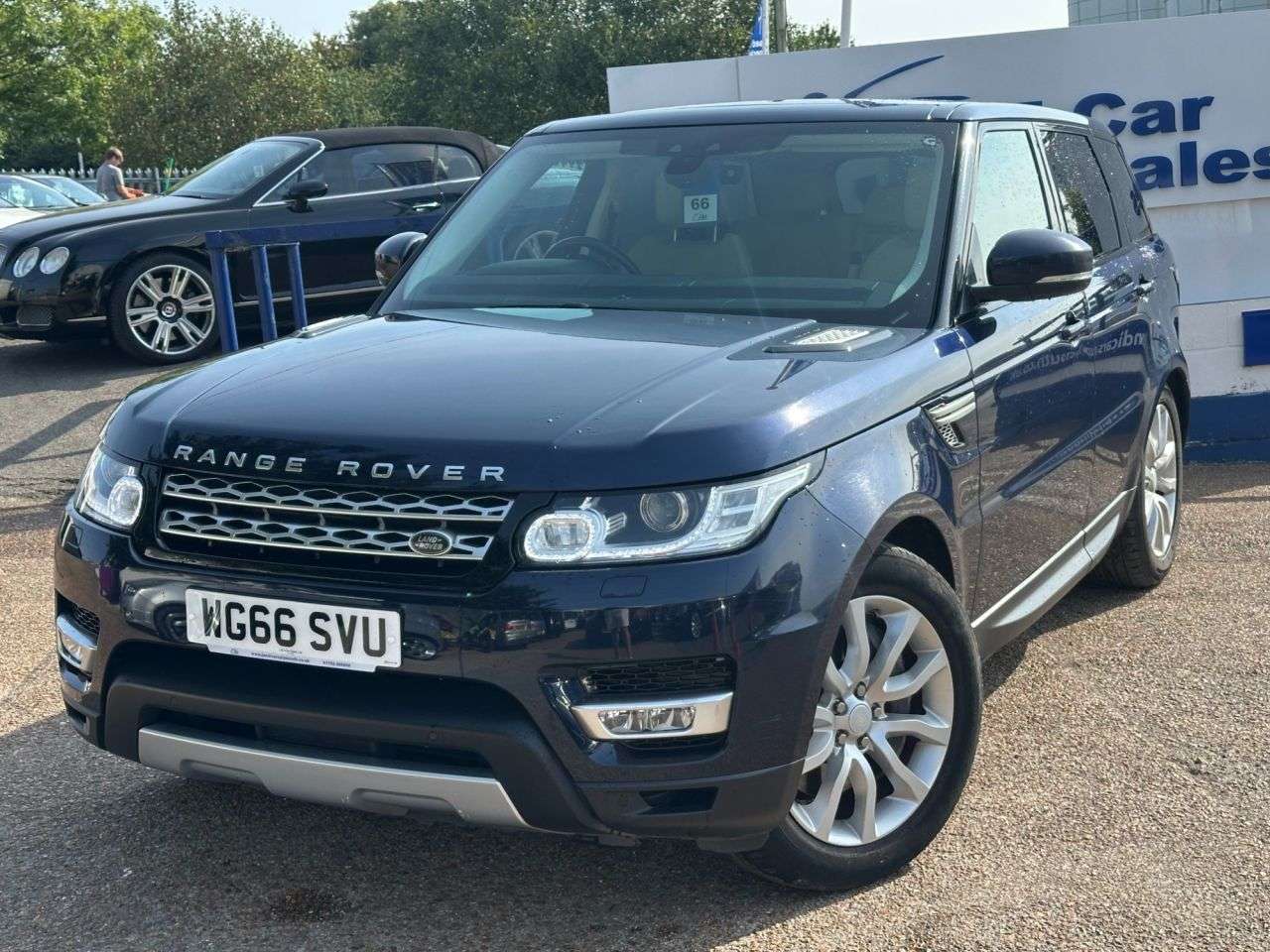A 2017 LAND ROVER RANGE ROVER SPORT 3.0 SD V6 HSE SUV 5dr Diesel Auto 4WD Euro 6 (s/s) (306 ps) GREAT SERVICE H A 2017 LAND ROVER RANGE ROVER SPORT 3.0 SD V6 HSE SUV 5dr Diesel Auto 4WD Euro 6 (s/s) (306 ps) GREAT SERVICE H