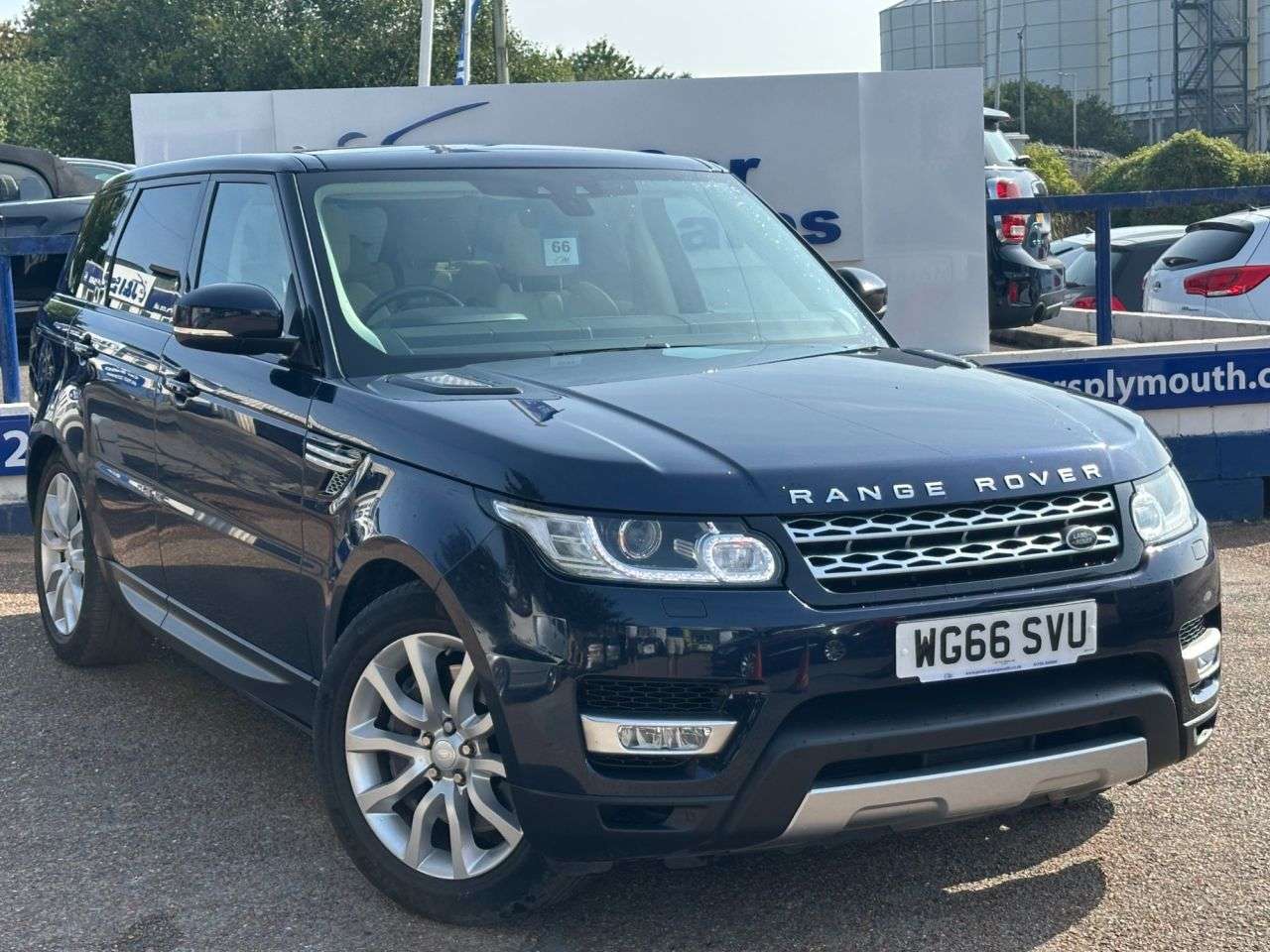 A 2017 LAND ROVER RANGE ROVER SPORT 3.0 SD V6 HSE SUV 5dr Diesel Auto 4WD Euro 6 (s/s) (306 ps) GREAT SERVICE H A 2017 LAND ROVER RANGE ROVER SPORT 3.0 SD V6 HSE SUV 5dr Diesel Auto 4WD Euro 6 (s/s) (306 ps) GREAT SERVICE H