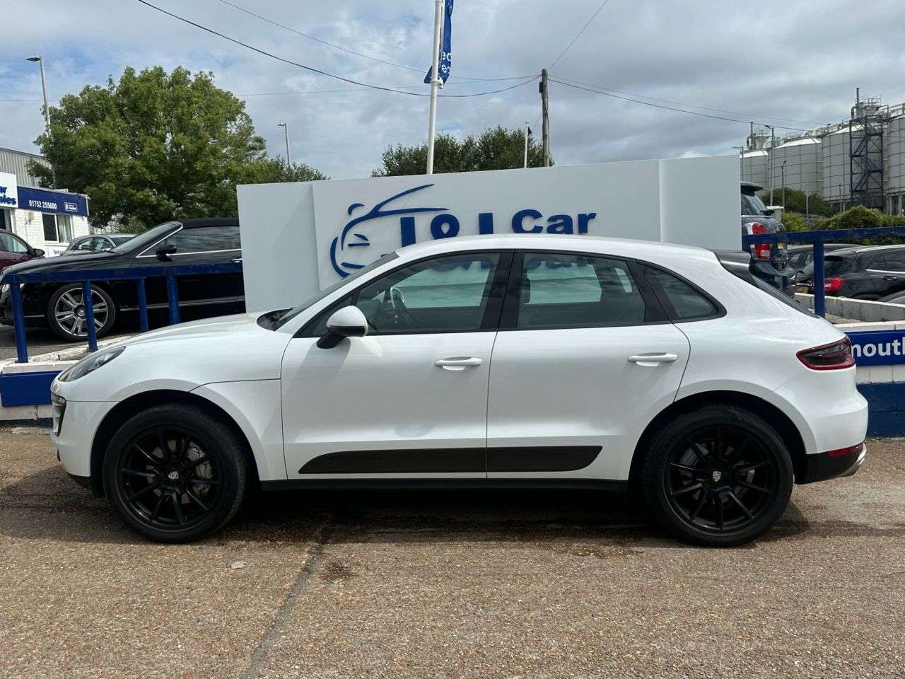 A 2014 PORSCHE MACAN 3.0 TD V6 S SUV 5dr Diesel PDK 4WD Euro 6 (s/s) (258 ps) GREAT SERVICE HIST A 2014 PORSCHE MACAN 3.0 TD V6 S SUV 5dr Diesel PDK 4WD Euro 6 (s/s) (258 ps) GREAT SERVICE HIST