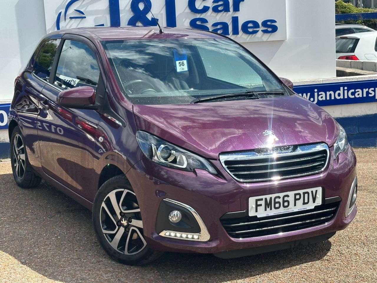 A 2017 PEUGEOT 108 1.2 PureTech Allure Hatchback 3dr Petrol Manual Euro 6 (82 ps) GREAT SERVIC A 2017 PEUGEOT 108 1.2 PureTech Allure Hatchback 3dr Petrol Manual Euro 6 (82 ps) GREAT SERVIC