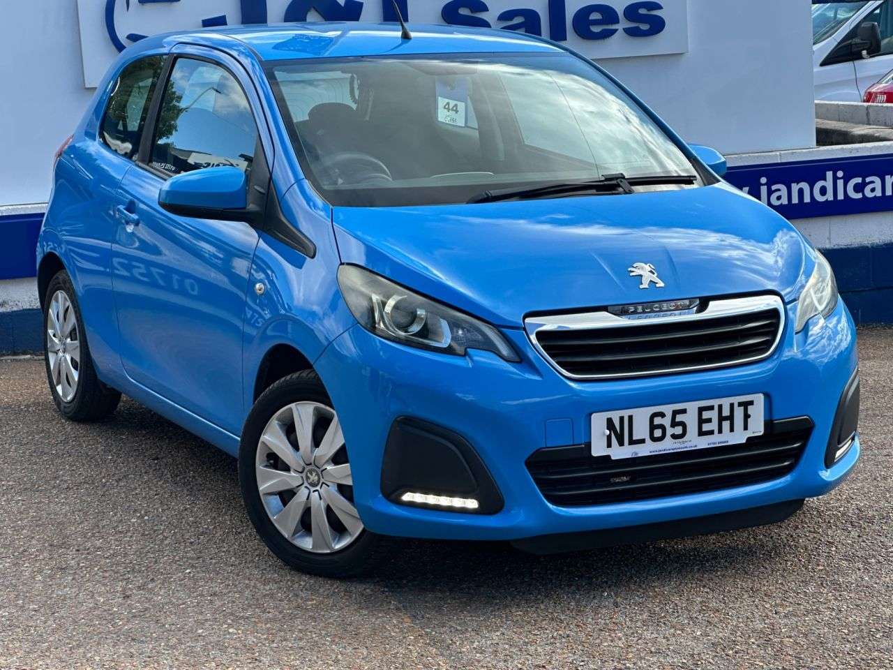 A 2015 PEUGEOT 108 1.0 Active Hatchback 3dr Petrol Manual Euro 6 (68 ps) GREAT SERVICE HISTORY A 2015 PEUGEOT 108 1.0 Active Hatchback 3dr Petrol Manual Euro 6 (68 ps) GREAT SERVICE HISTORY
