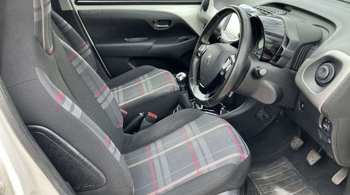 2015 PEUGEOT 108 2015 PEUGEOT 108
