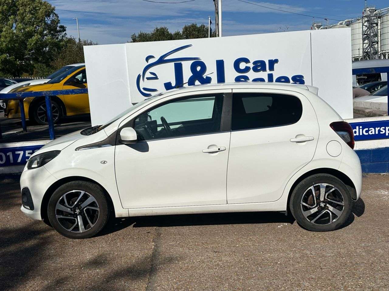 A 2015 PEUGEOT 108 1.2 PureTech Allure Hatchback 5dr Petrol Manual Euro 6 (82 ps) GREAT SERVIC A 2015 PEUGEOT 108 1.2 PureTech Allure Hatchback 5dr Petrol Manual Euro 6 (82 ps) GREAT SERVIC
