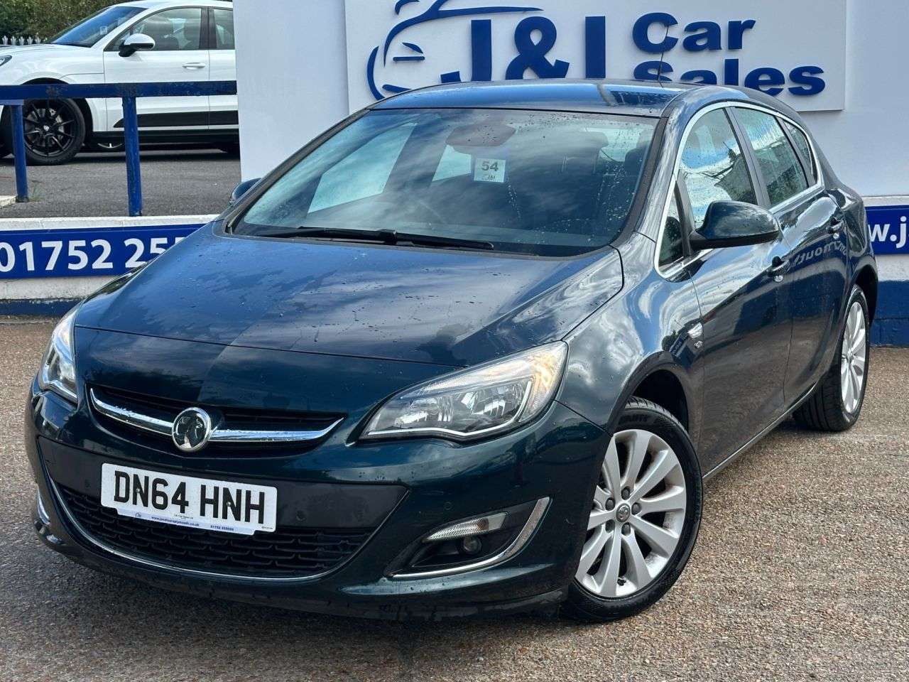 A 2015 VAUXHALL ASTRA 1.6 16v Elite Hatchback 5dr Petrol Manual Euro 5 (115 ps) GREAT SERVICE HIS A 2015 VAUXHALL ASTRA 1.6 16v Elite Hatchback 5dr Petrol Manual Euro 5 (115 ps) GREAT SERVICE HIS