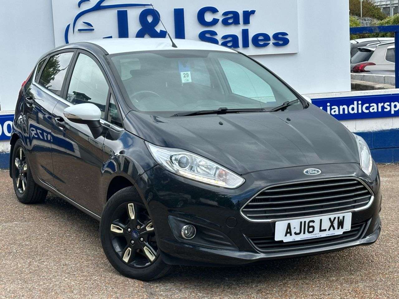A 2016 FORD FIESTA 1.0T EcoBoost Zetec Black Edition Hatchback 5dr Petrol Manual Euro 6 (s/s) A 2016 FORD FIESTA 1.0T EcoBoost Zetec Black Edition Hatchback 5dr Petrol Manual Euro 6 (s/s)