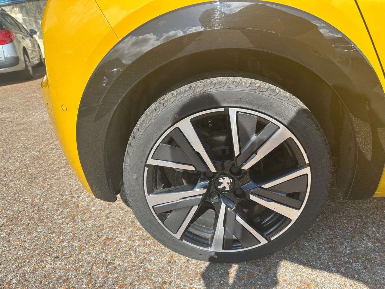 2021 PEUGEOT 208 2021 PEUGEOT 208