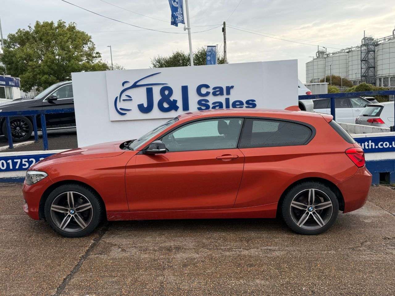A 2016 BMW 1 SERIES 118I SPORT A 2016 BMW 1 SERIES 118I SPORT
