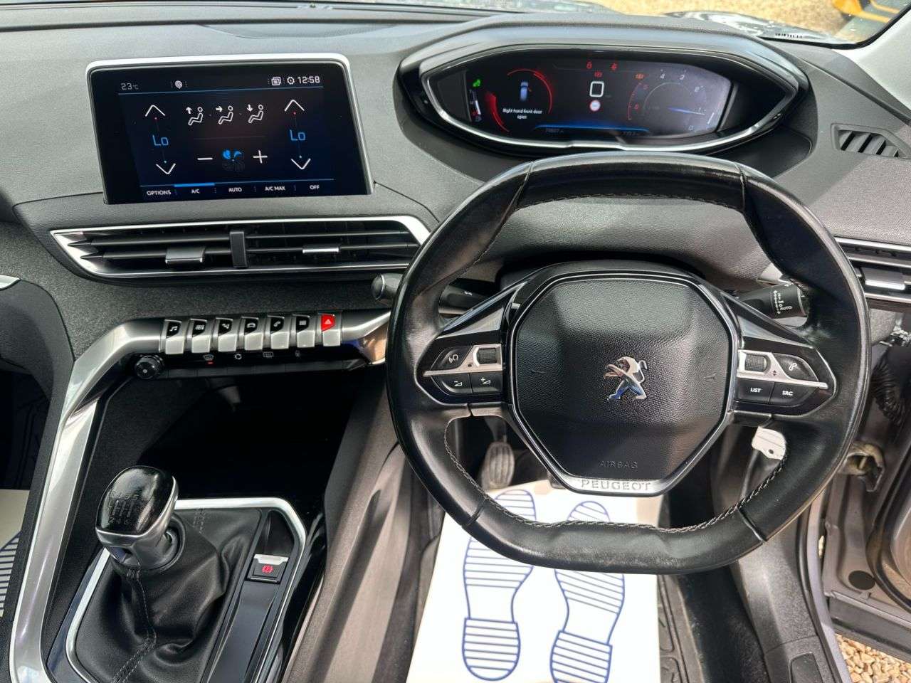2017 PEUGEOT 3008 2017 PEUGEOT 3008