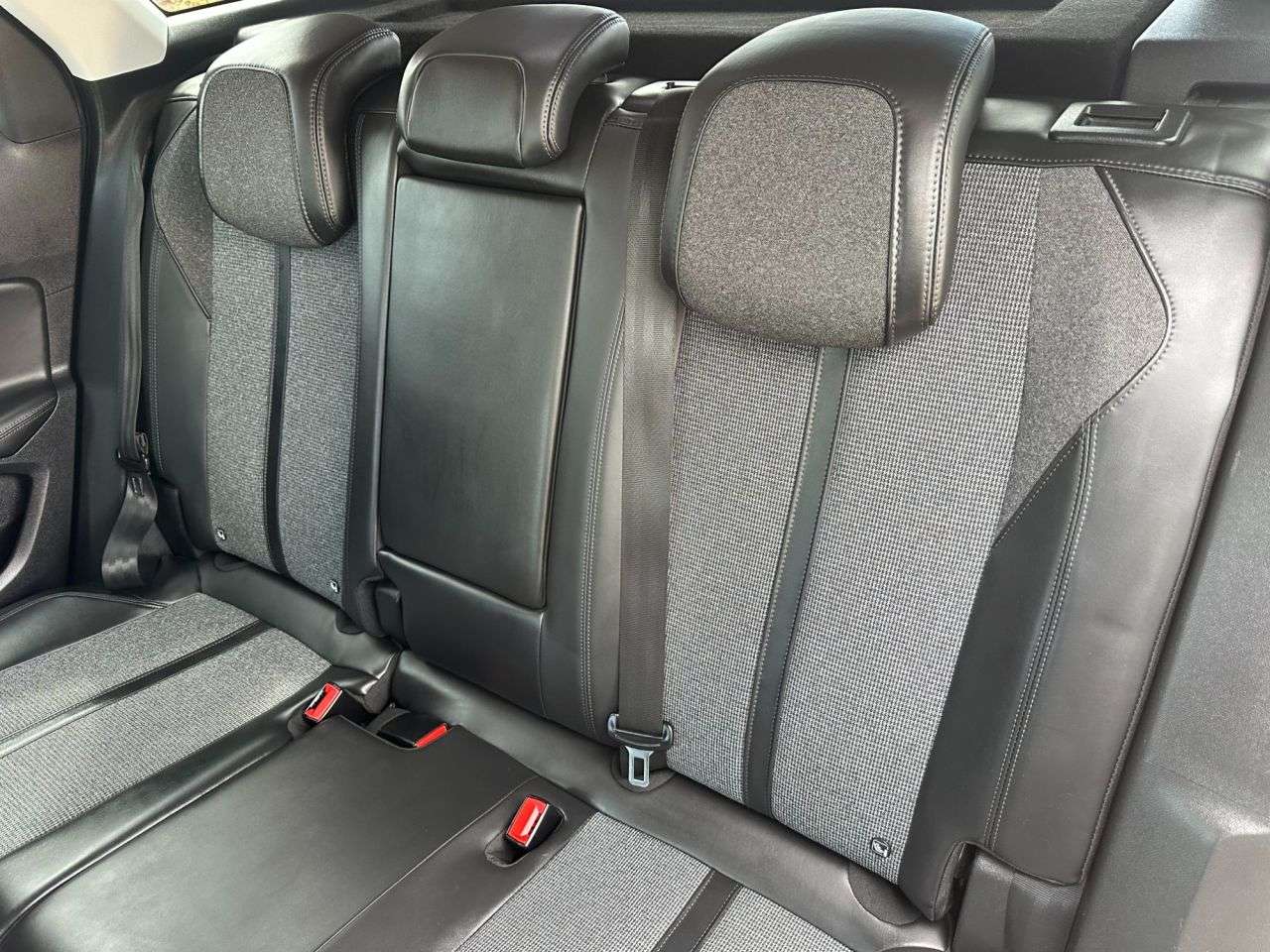 2017 PEUGEOT 3008 2017 PEUGEOT 3008