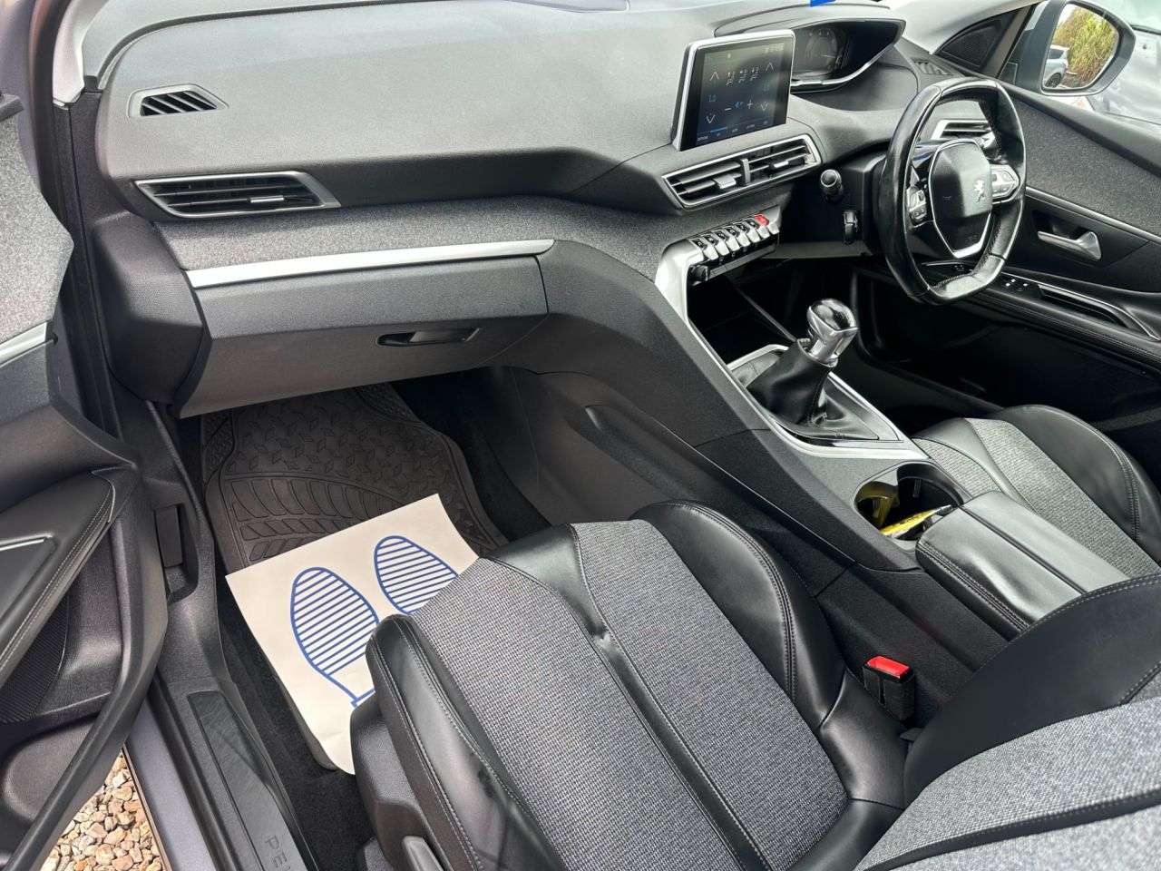 2017 PEUGEOT 3008 2017 PEUGEOT 3008