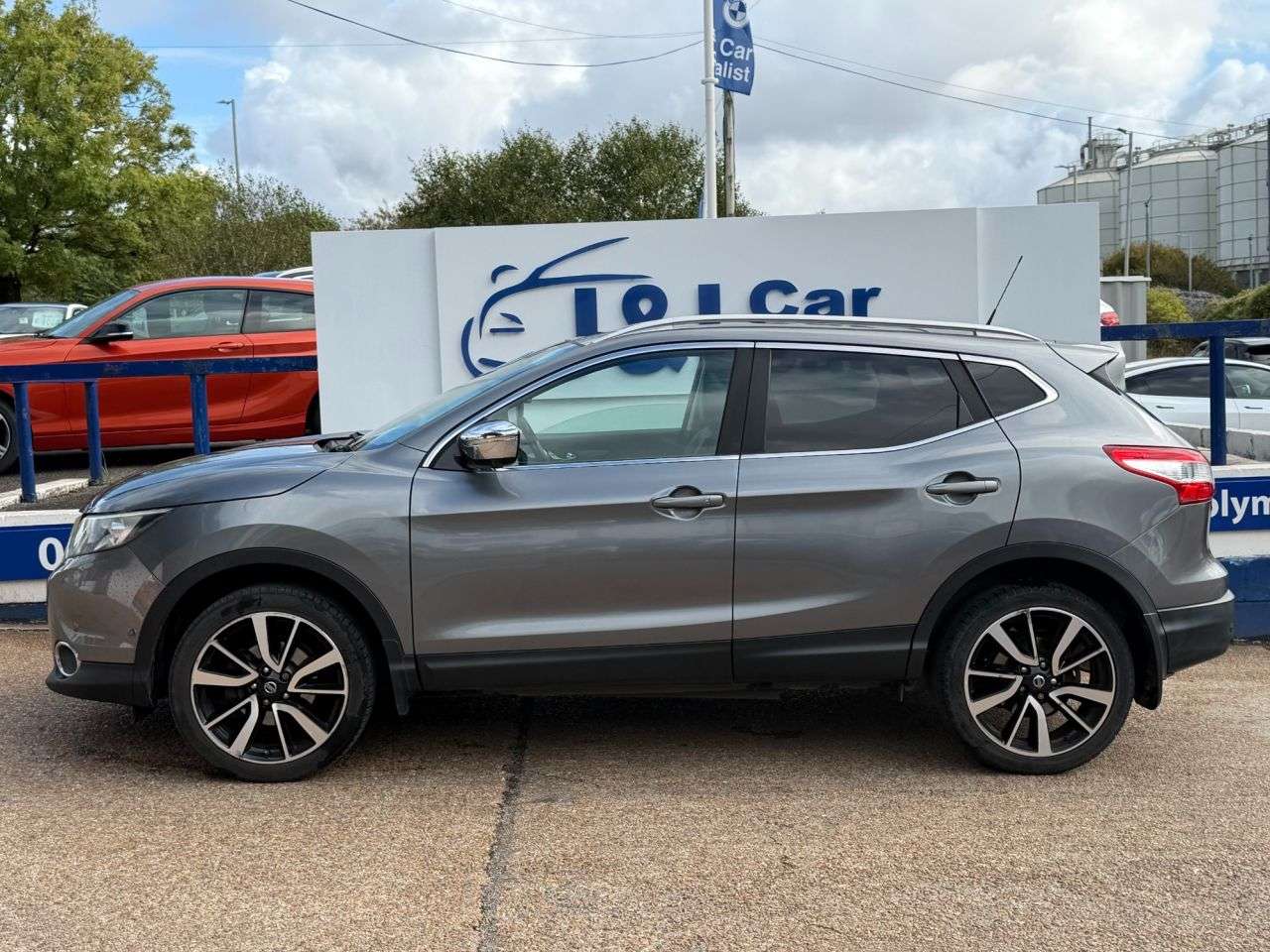 A 2014 NISSAN QASHQAI 1.5 dCi Tekna SUV 5dr Diesel Manual 2WD Euro 5 (s/s) (110 ps) GREAT SERVICE A 2014 NISSAN QASHQAI 1.5 dCi Tekna SUV 5dr Diesel Manual 2WD Euro 5 (s/s) (110 ps) GREAT SERVICE