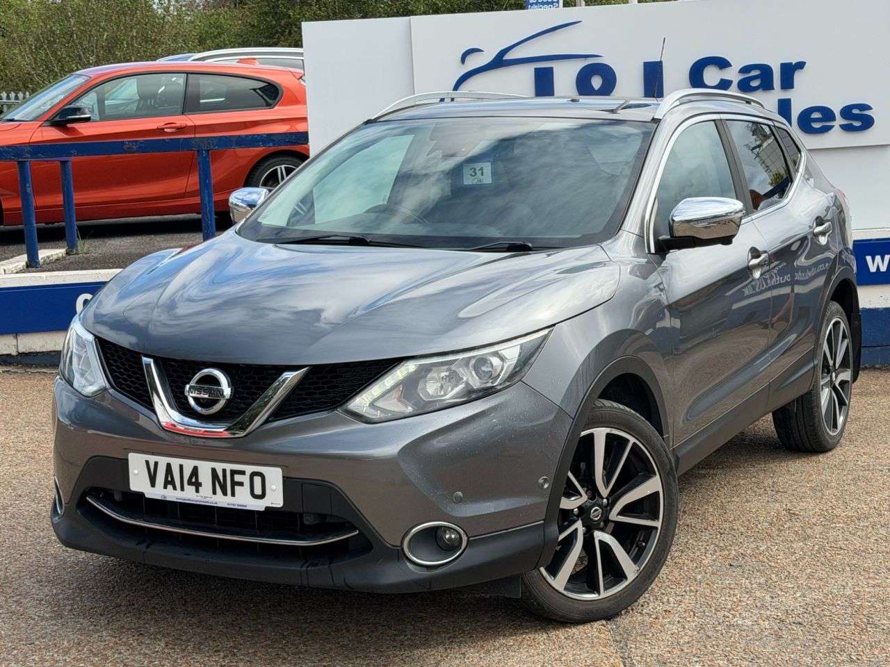 A 2014 NISSAN QASHQAI 1.5 dCi Tekna SUV 5dr Diesel Manual 2WD Euro 5 (s/s) (110 ps) GREAT SERVICE A 2014 NISSAN QASHQAI 1.5 dCi Tekna SUV 5dr Diesel Manual 2WD Euro 5 (s/s) (110 ps) GREAT SERVICE