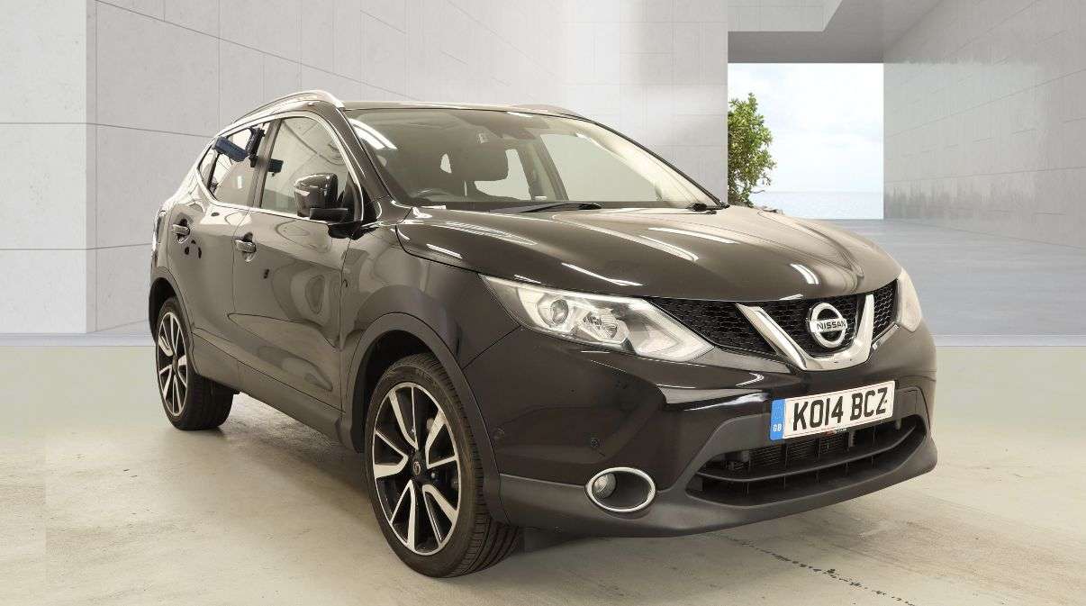 A 2014 NISSAN QASHQAI 1.2 DIG-T Tekna SUV 5dr Petrol Manual 2WD Euro 5 (s/s) (115 ps) GREAT SERVI A 2014 NISSAN QASHQAI 1.2 DIG-T Tekna SUV 5dr Petrol Manual 2WD Euro 5 (s/s) (115 ps) GREAT SERVI