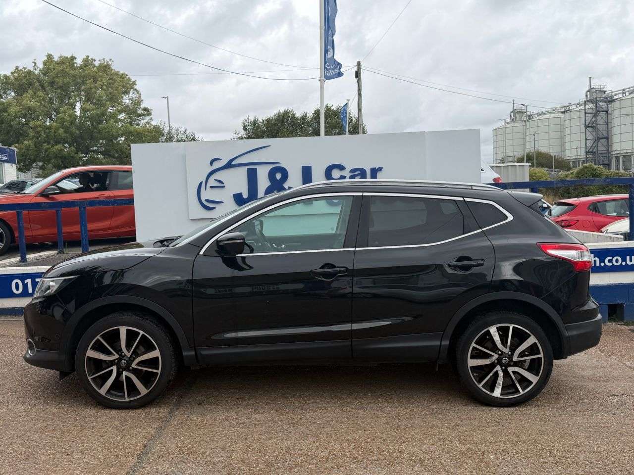 A 2014 NISSAN QASHQAI 1.2 DIG-T Tekna SUV 5dr Petrol Manual 2WD Euro 5 (s/s) (115 ps) GREAT SERVI A 2014 NISSAN QASHQAI 1.2 DIG-T Tekna SUV 5dr Petrol Manual 2WD Euro 5 (s/s) (115 ps) GREAT SERVI