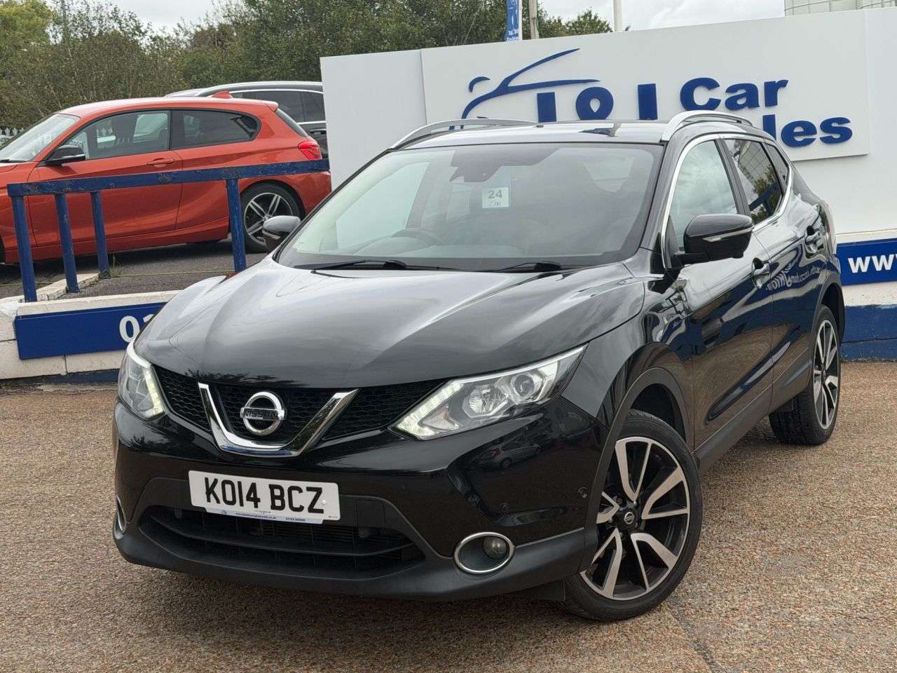 A 2014 NISSAN QASHQAI 1.2 DIG-T Tekna SUV 5dr Petrol Manual 2WD Euro 5 (s/s) (115 ps) GREAT SERVI A 2014 NISSAN QASHQAI 1.2 DIG-T Tekna SUV 5dr Petrol Manual 2WD Euro 5 (s/s) (115 ps) GREAT SERVI