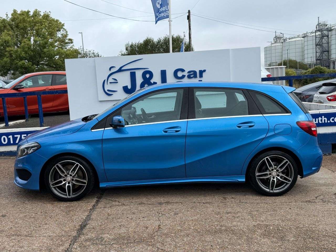 A 2017 MERCEDES-BENZ B CLASS 2.1 B220d AMG Line (Premium) MPV 5dr Diesel 7G-DCT Euro 6 (s/s) (177 ps) GR A 2017 MERCEDES-BENZ B CLASS 2.1 B220d AMG Line (Premium) MPV 5dr Diesel 7G-DCT Euro 6 (s/s) (177 ps) GR