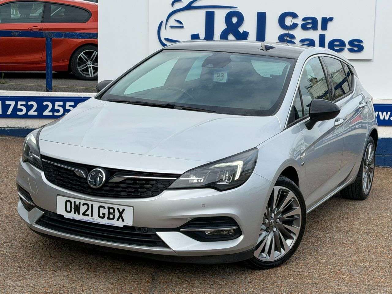 A 2021 VAUXHALL ASTRA 1.2 Turbo Griffin Edition Hatchback 5dr Petrol Manual Euro 6 (s/s) (145 ps) A 2021 VAUXHALL ASTRA 1.2 Turbo Griffin Edition Hatchback 5dr Petrol Manual Euro 6 (s/s) (145 ps)