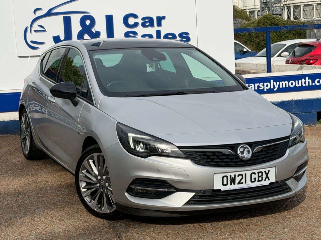 A 2021 VAUXHALL ASTRA 1.2 Turbo Griffin Edition Hatchback 5dr Petrol Manual Euro 6 (s/s) (145 ps) A 2021 VAUXHALL ASTRA 1.2 Turbo Griffin Edition Hatchback 5dr Petrol Manual Euro 6 (s/s) (145 ps)