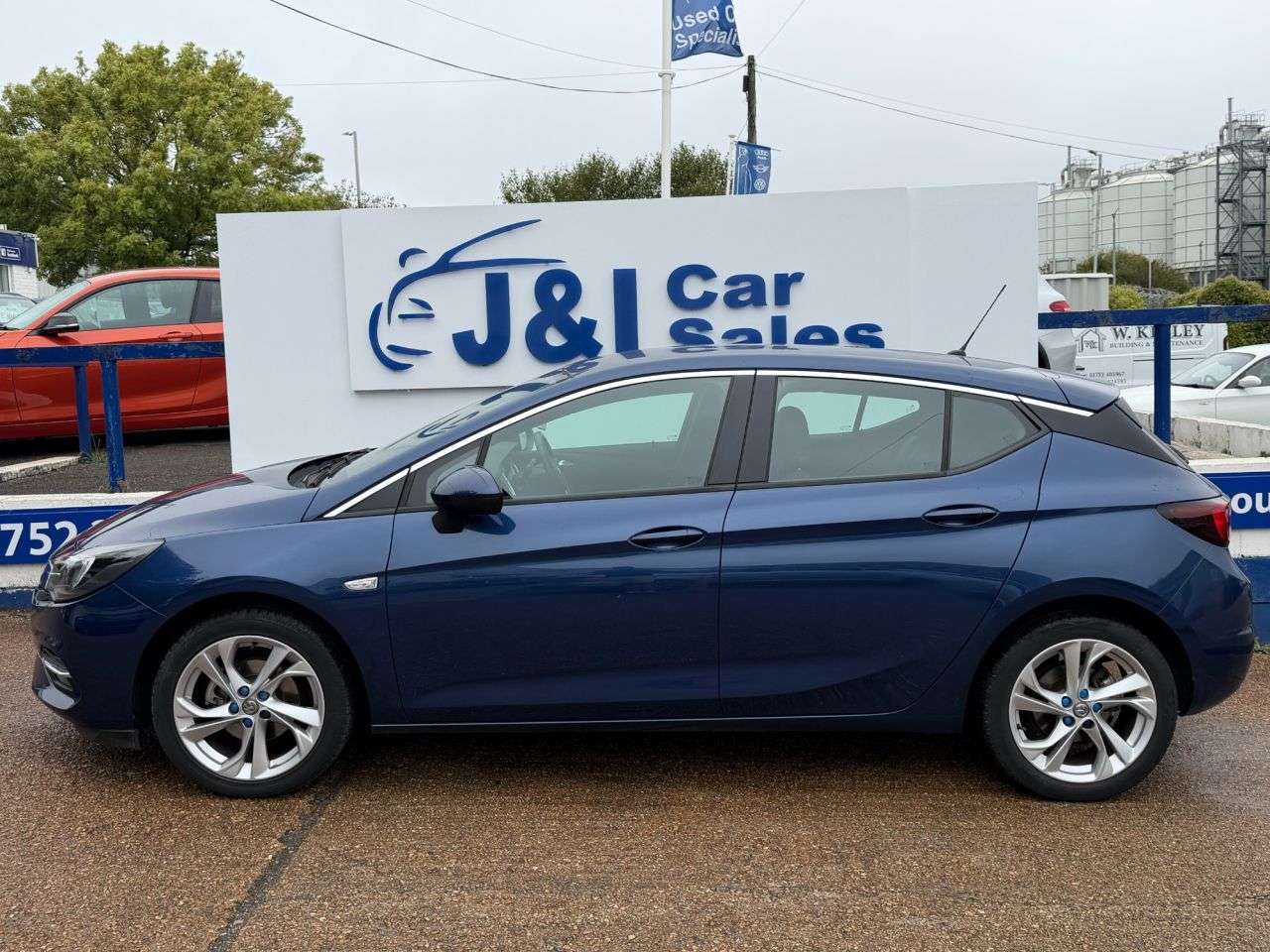 A 2021 VAUXHALL ASTRA 1.2 Turbo SRi Hatchback 5dr Petrol Manual Euro 6 (s/s) (145 ps) A GREAT EXA A 2021 VAUXHALL ASTRA 1.2 Turbo SRi Hatchback 5dr Petrol Manual Euro 6 (s/s) (145 ps) A GREAT EXA