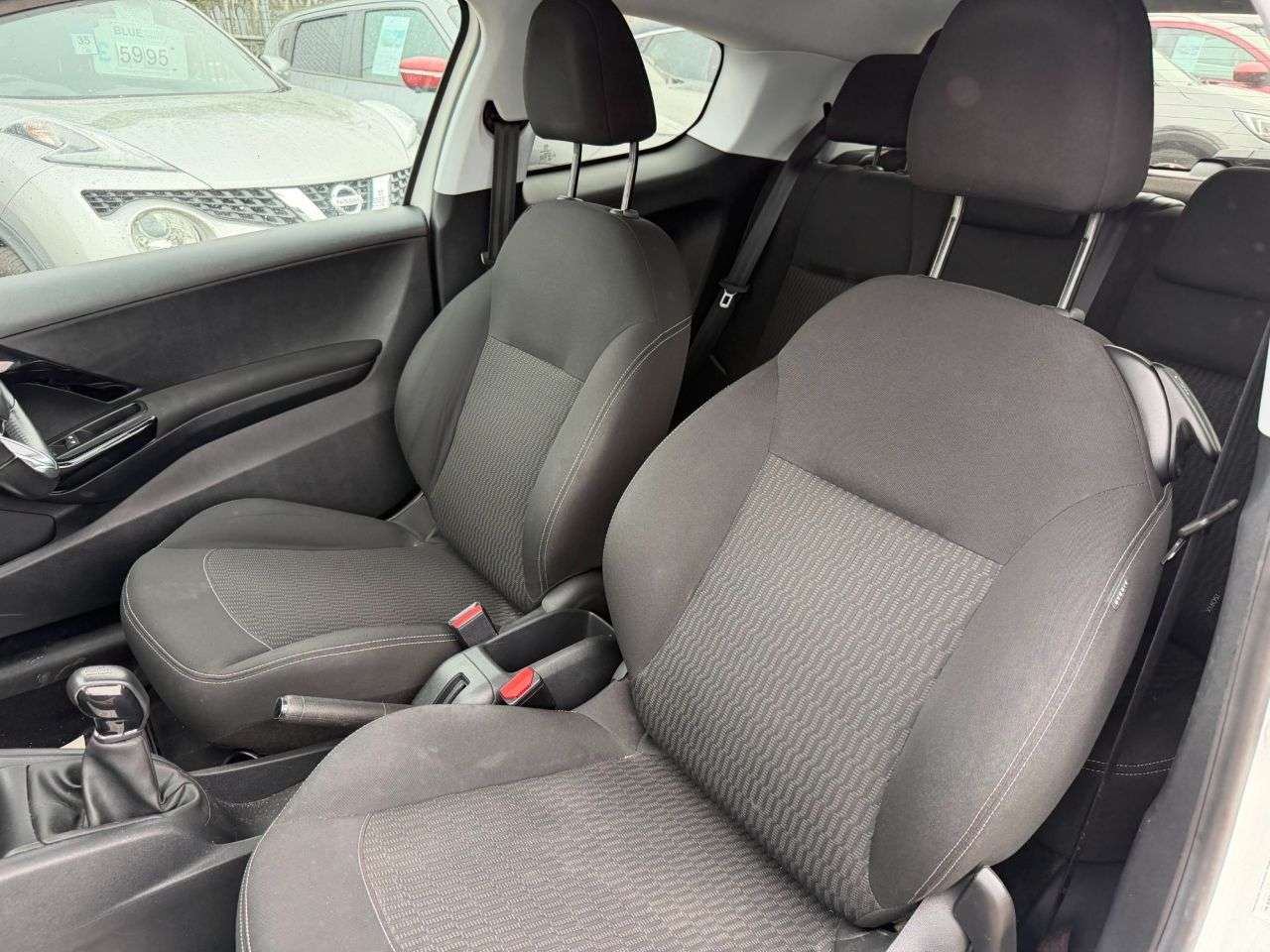 2017 PEUGEOT 208 2017 PEUGEOT 208