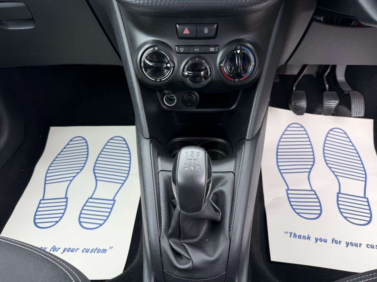 2017 PEUGEOT 208 2017 PEUGEOT 208