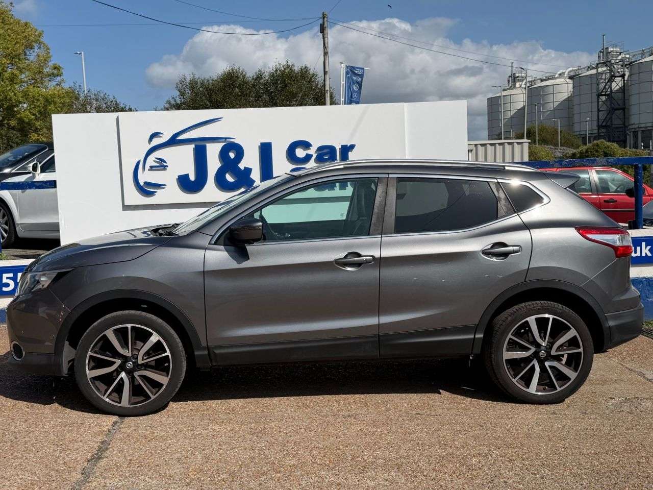 A 2016 NISSAN QASHQAI 1.2 DIG-T Tekna SUV 5dr Petrol Manual 2WD Euro 6 (s/s) (115 ps) GREAT SERVI A 2016 NISSAN QASHQAI 1.2 DIG-T Tekna SUV 5dr Petrol Manual 2WD Euro 6 (s/s) (115 ps) GREAT SERVI