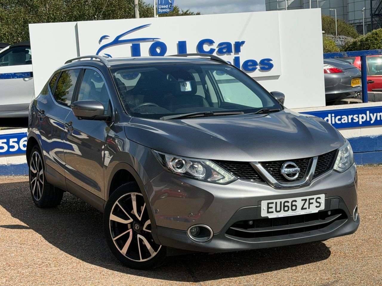 A 2016 NISSAN QASHQAI 1.2 DIG-T Tekna SUV 5dr Petrol Manual 2WD Euro 6 (s/s) (115 ps) GREAT SERVI A 2016 NISSAN QASHQAI 1.2 DIG-T Tekna SUV 5dr Petrol Manual 2WD Euro 6 (s/s) (115 ps) GREAT SERVI