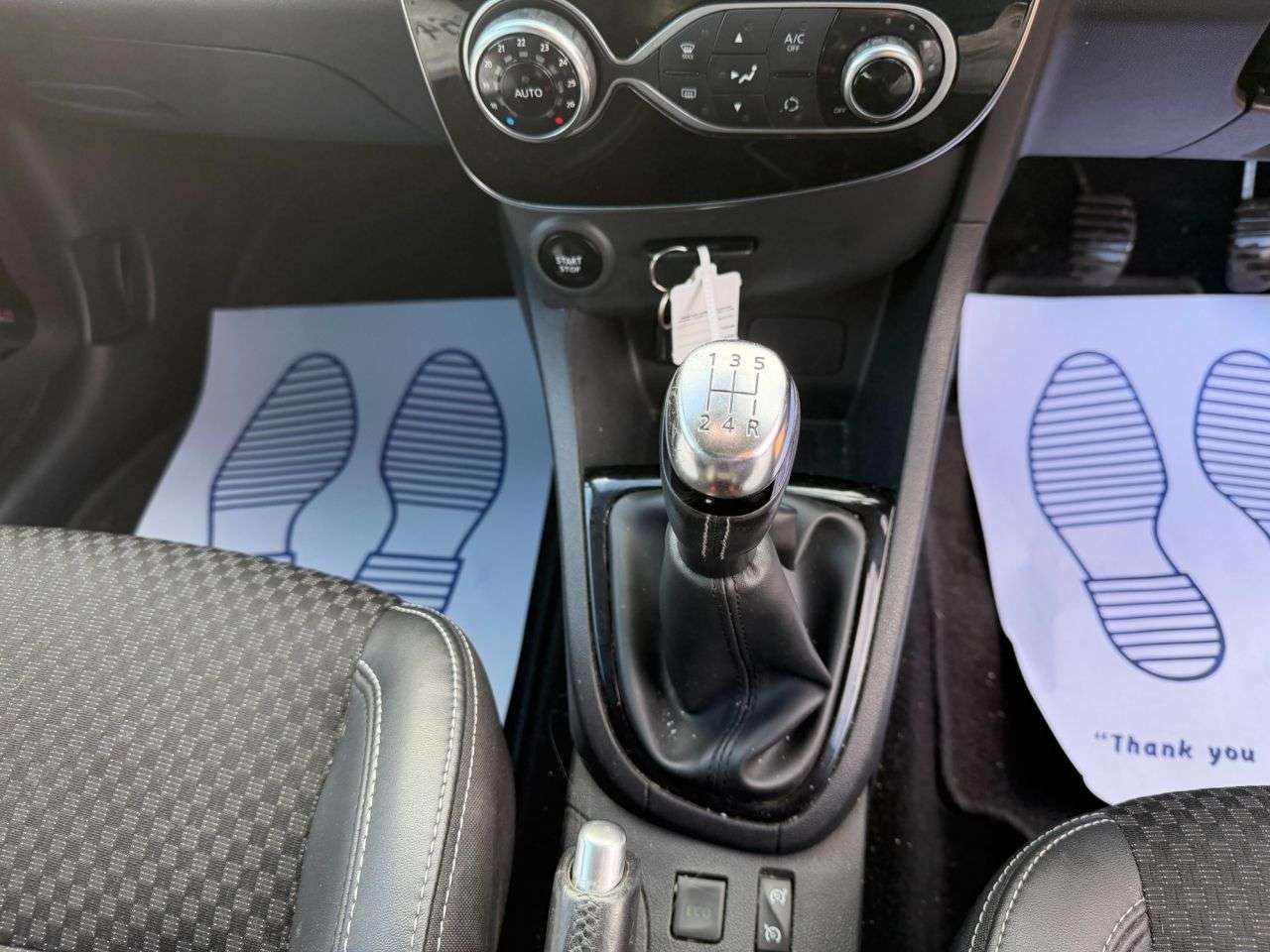 2017 RENAULT CLIO 2017 RENAULT CLIO