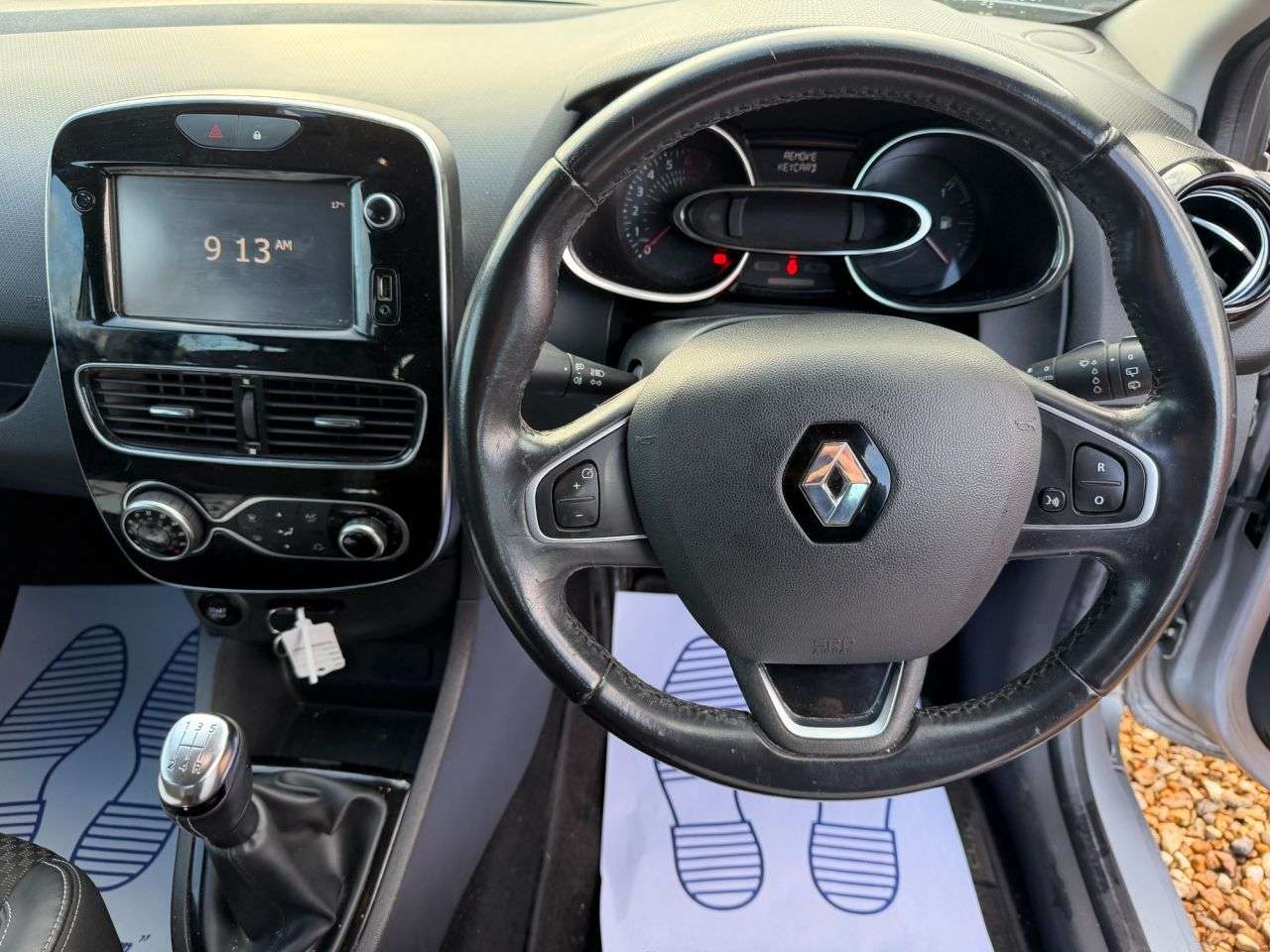 2017 RENAULT CLIO 2017 RENAULT CLIO