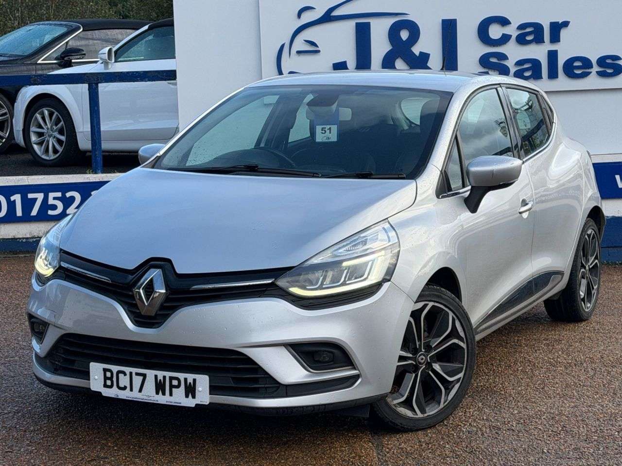 A 2017 RENAULT CLIO 0.9 TCe Dynamique S Nav Hatchback 5dr Petrol Manual Euro 6 (s/s) (90 ps) GR A 2017 RENAULT CLIO 0.9 TCe Dynamique S Nav Hatchback 5dr Petrol Manual Euro 6 (s/s) (90 ps) GR