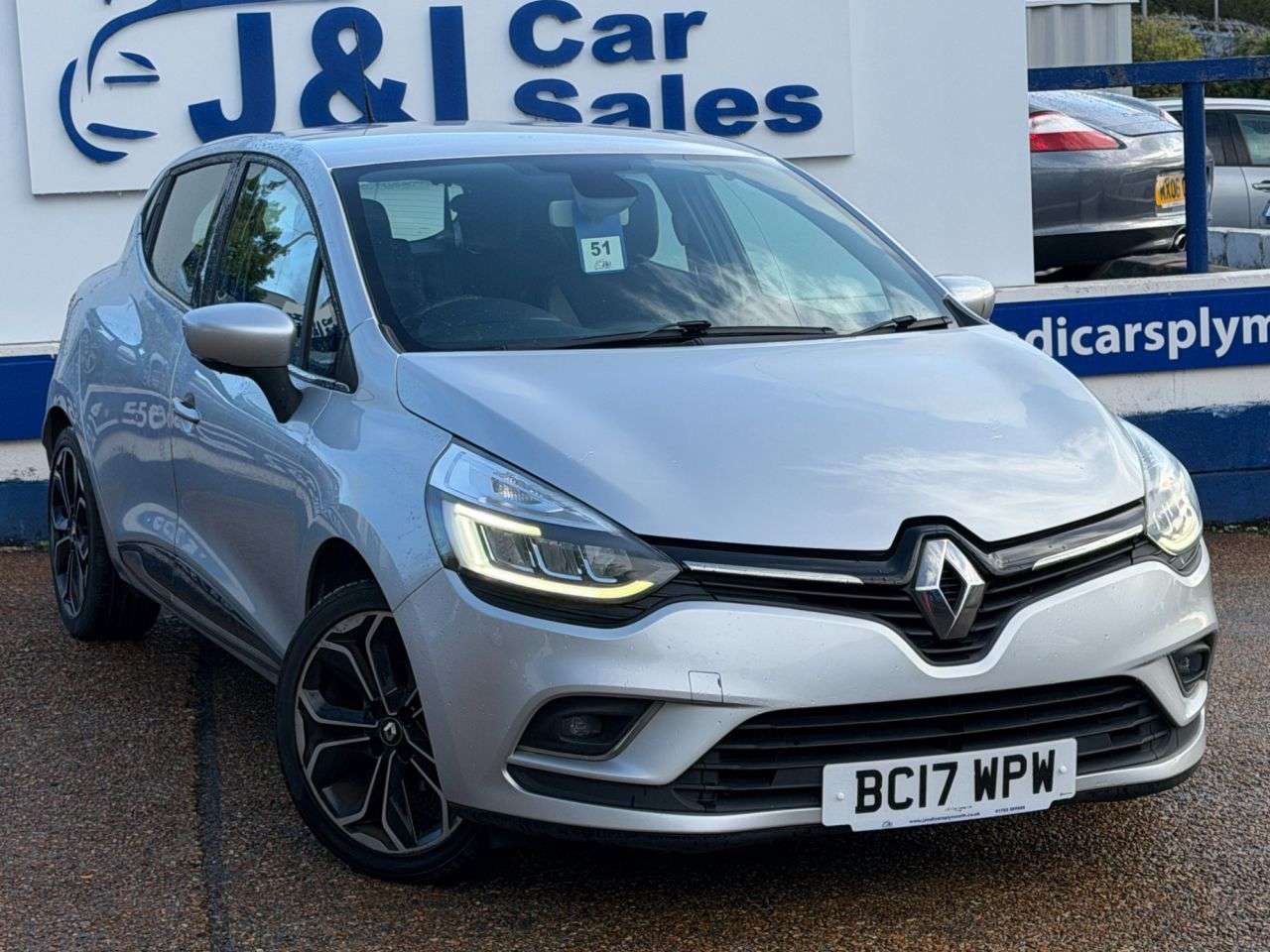 A 2017 RENAULT CLIO 0.9 TCe Dynamique S Nav Hatchback 5dr Petrol Manual Euro 6 (s/s) (90 ps) GR A 2017 RENAULT CLIO 0.9 TCe Dynamique S Nav Hatchback 5dr Petrol Manual Euro 6 (s/s) (90 ps) GR