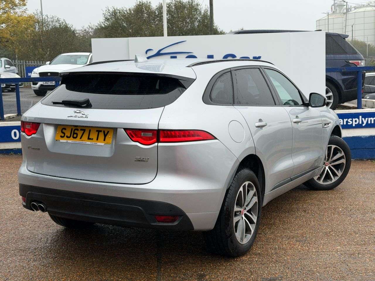 2017 JAGUAR F-PACE 2017 JAGUAR F-PACE