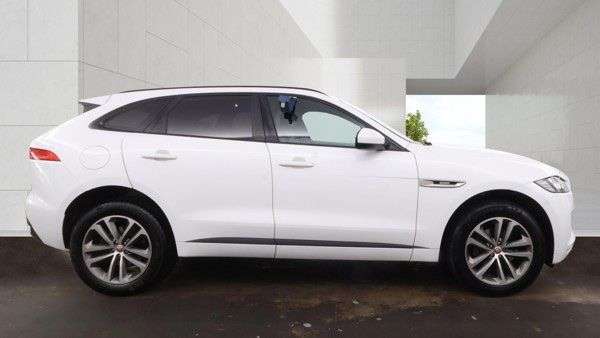 A 2017 JAGUAR F-PACE 2.0 D240 R-Sport SUV 5dr Diesel Auto AWD Euro 6 (s/s) (240 ps) GREAT SERVIC A 2017 JAGUAR F-PACE 2.0 D240 R-Sport SUV 5dr Diesel Auto AWD Euro 6 (s/s) (240 ps) GREAT SERVIC