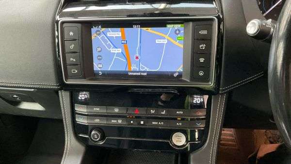 2017 JAGUAR F-PACE 2017 JAGUAR F-PACE