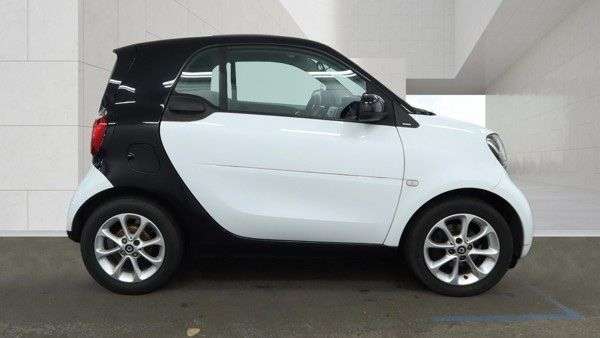 A 2016 SMART FORTWO 1.0 Passion Coupe 2dr Petrol Manual Euro 6 (s/s) (71 ps) GREAT SERVICE HIST A 2016 SMART FORTWO 1.0 Passion Coupe 2dr Petrol Manual Euro 6 (s/s) (71 ps) GREAT SERVICE HIST