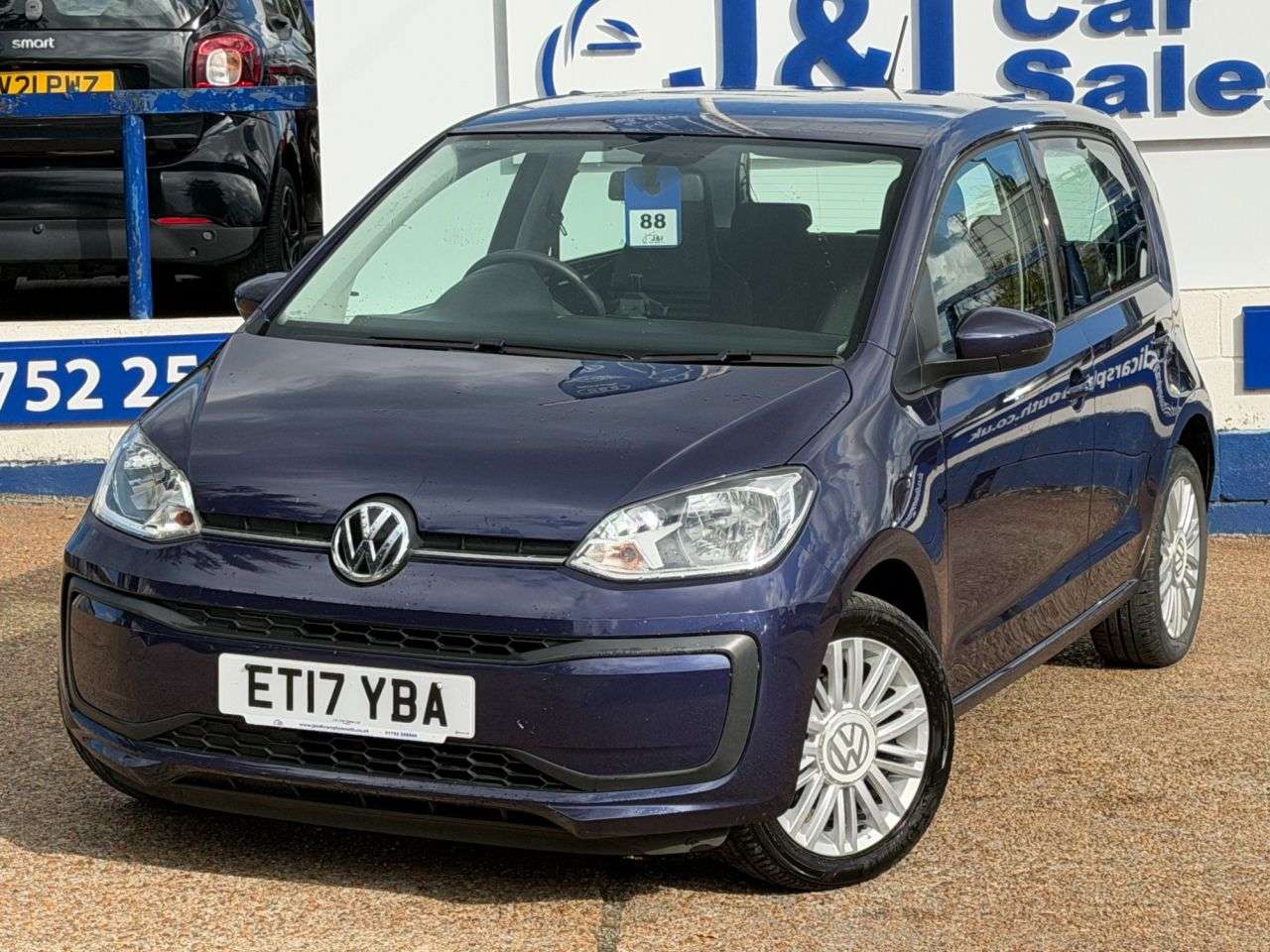 A 2017 VOLKSWAGEN UP! 1.0 Move up! Hatchback 5dr Petrol Manual Euro 6 (s/s) (60 ps) A 2017 VOLKSWAGEN UP! 1.0 Move up! Hatchback 5dr Petrol Manual Euro 6 (s/s) (60 ps)