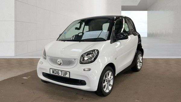 A 2016 SMART FORTWO 1.0 Passion Coupe 2dr Petrol Twinamic Euro 6 (s/s) (71 ps) A GREAT EXAMPLE A 2016 SMART FORTWO 1.0 Passion Coupe 2dr Petrol Twinamic Euro 6 (s/s) (71 ps) A GREAT EXAMPLE