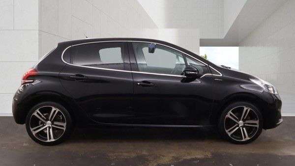 A 2018 PEUGEOT 208 1.6 BlueHDi GT Line Hatchback 5dr Diesel Manual Euro 6 (100 ps) GREAT SERVI A 2018 PEUGEOT 208 1.6 BlueHDi GT Line Hatchback 5dr Diesel Manual Euro 6 (100 ps) GREAT SERVI