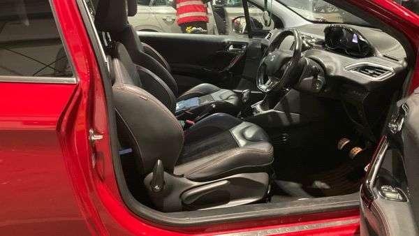 2016 PEUGEOT 208 2016 PEUGEOT 208