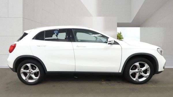 A 2018 MERCEDES-BENZ GLA 2.1 GLA200d Sport SUV 5dr Diesel Manual Euro 6 (s/s) (136 ps) GREAT SERVICE A 2018 MERCEDES-BENZ GLA 2.1 GLA200d Sport SUV 5dr Diesel Manual Euro 6 (s/s) (136 ps) GREAT SERVICE