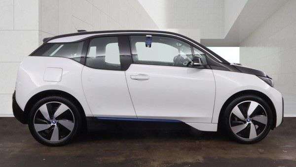 A 2020 BMW I3 42.2kWh Hatchback 5dr Electric Auto (170 ps) GREAT SERVICE HISTORY WITH THI A 2020 BMW I3 42.2kWh Hatchback 5dr Electric Auto (170 ps) GREAT SERVICE HISTORY WITH THI