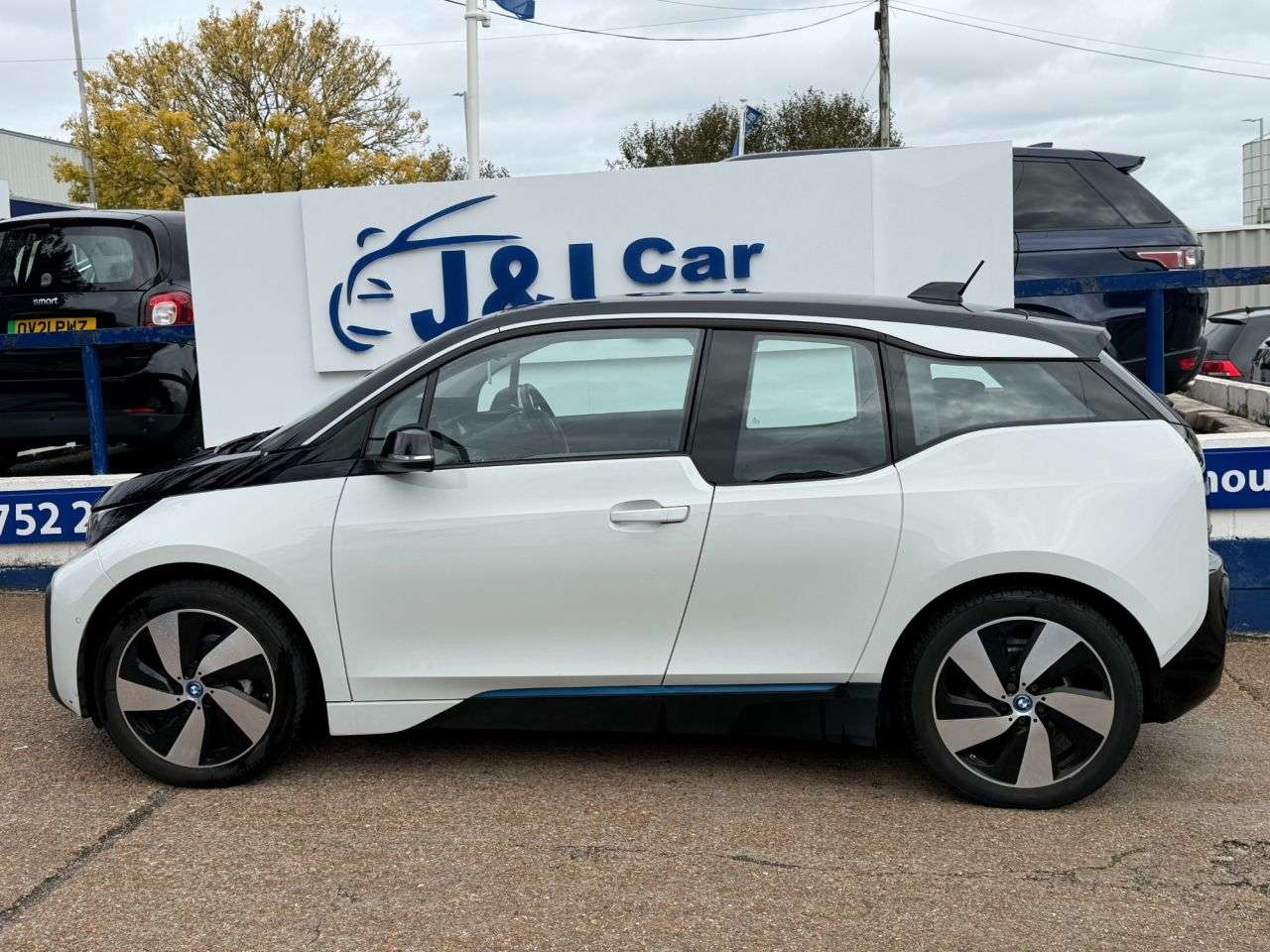 A 2020 BMW I3 42.2kWh Hatchback 5dr Electric Auto (170 ps) A GREAT EXAMPLE INSIDE AND OUT A 2020 BMW I3 42.2kWh Hatchback 5dr Electric Auto (170 ps) A GREAT EXAMPLE INSIDE AND OUT