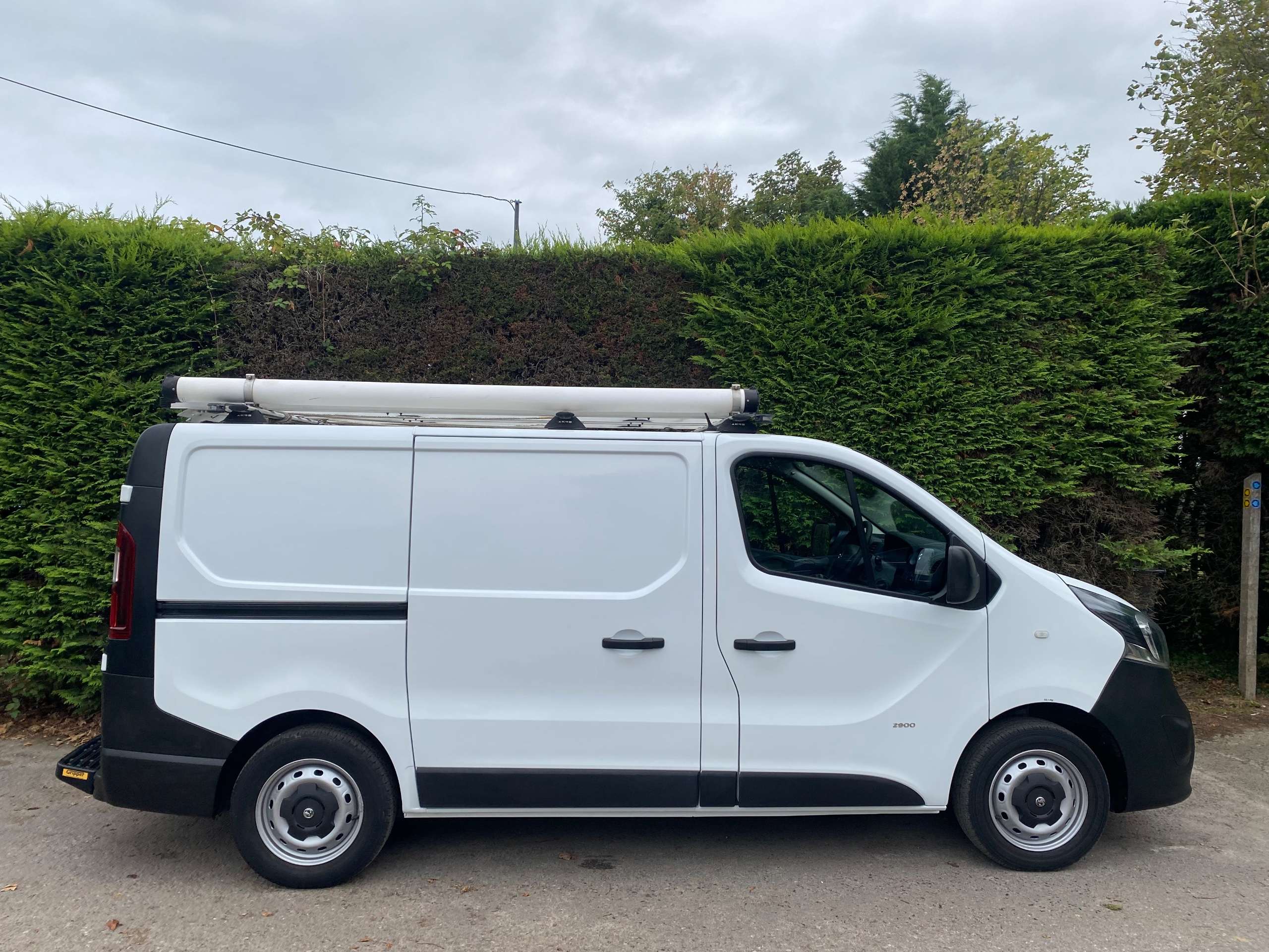A 2017 VAUXHALL VIVARO 1.6 CDTi 2900 L1 H1 Euro 6 Van + vat A 2017 VAUXHALL VIVARO 1.6 CDTi 2900 L1 H1 Euro 6 Van + vat