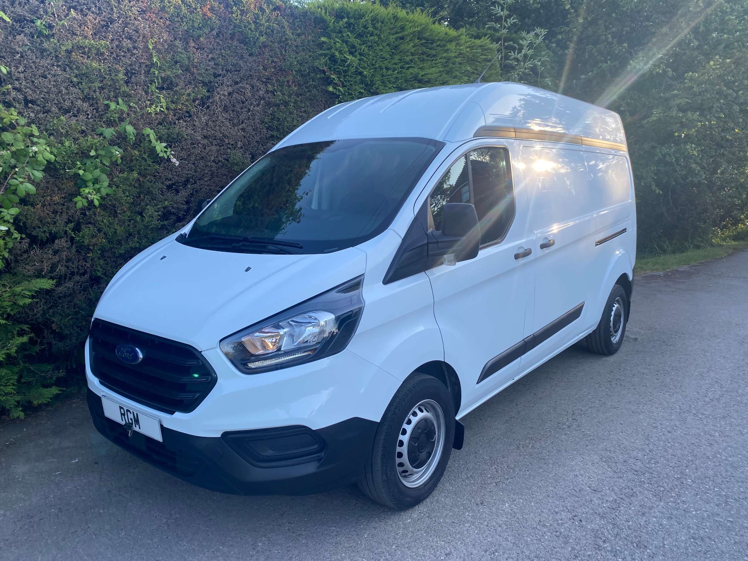 A 2019 FORD TRANSIT CUSTOM 2.0 320 EcoBlue L2 H2 Low Miles Van + vat A 2019 FORD TRANSIT CUSTOM 2.0 320 EcoBlue L2 H2 Low Miles Van + vat