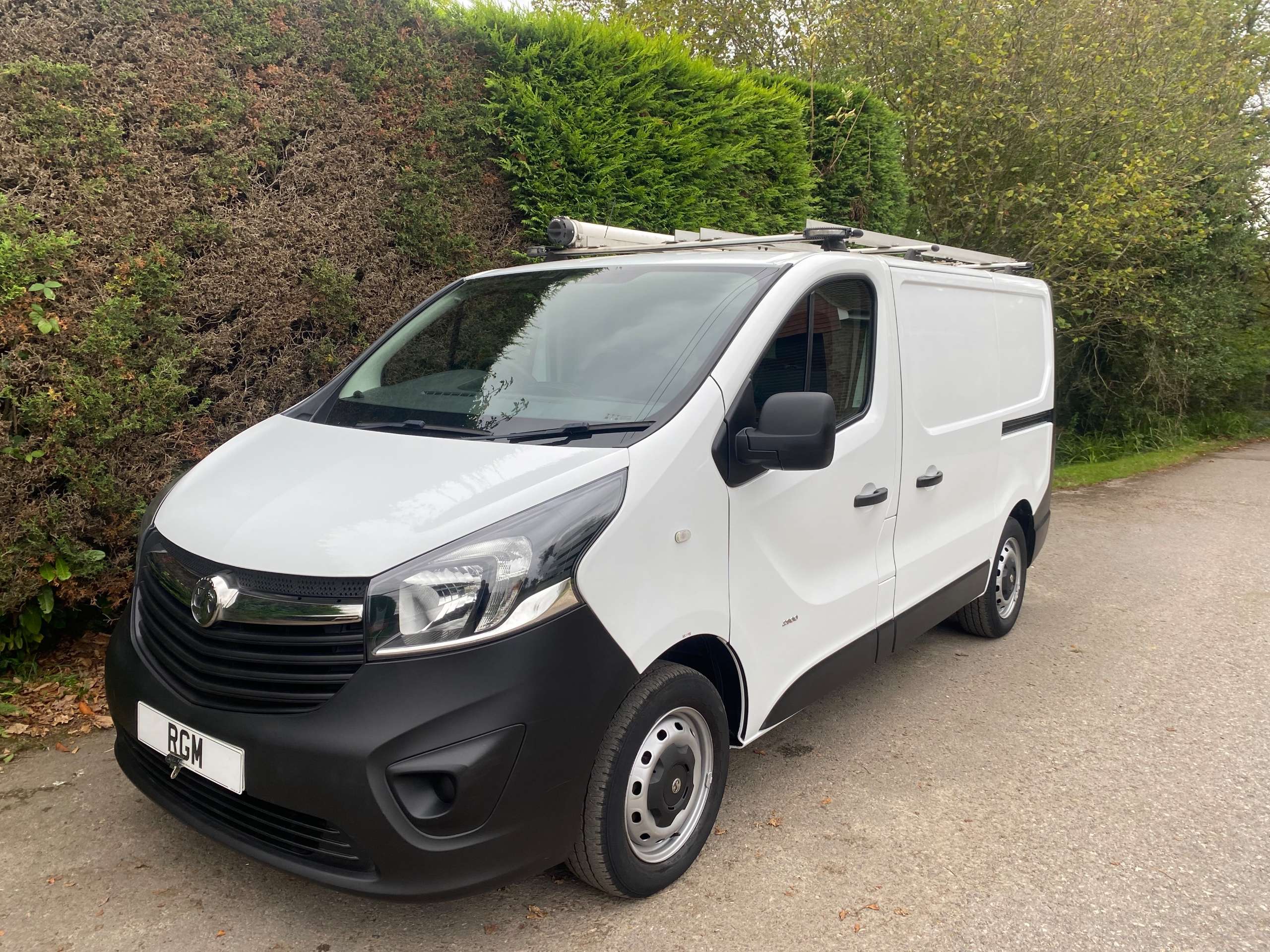 A 2017 VAUXHALL VIVARO 1.6 CDTi 2900 L1 H1 Euro 6 Van + vat A 2017 VAUXHALL VIVARO 1.6 CDTi 2900 L1 H1 Euro 6 Van + vat