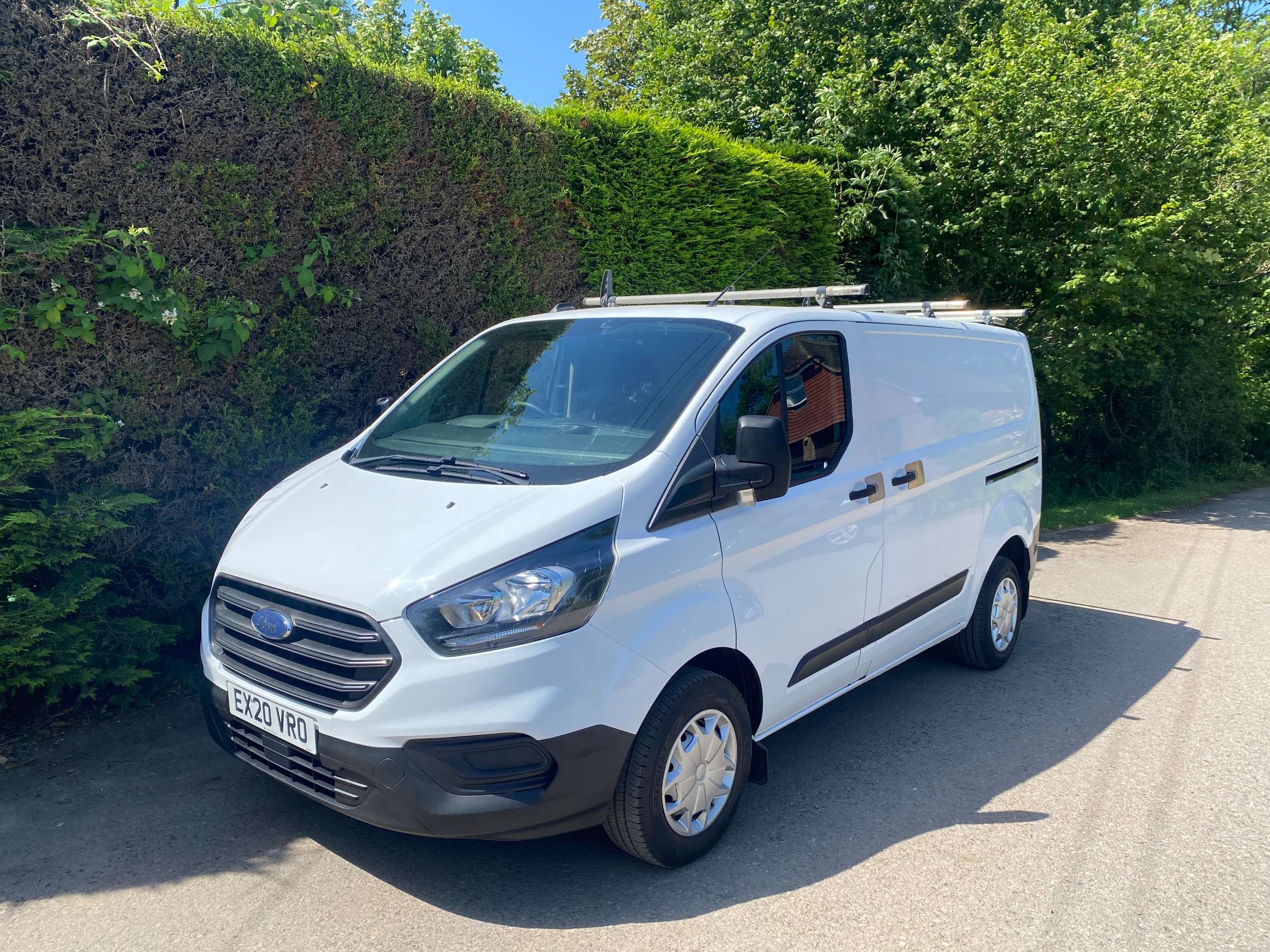 A 2020 FORD TRANSIT CUSTOM 2.0 300 EcoBlue Leaderl L1 H1 Euro 6 Van + vat A 2020 FORD TRANSIT CUSTOM 2.0 300 EcoBlue Leaderl L1 H1 Euro 6 Van + vat
